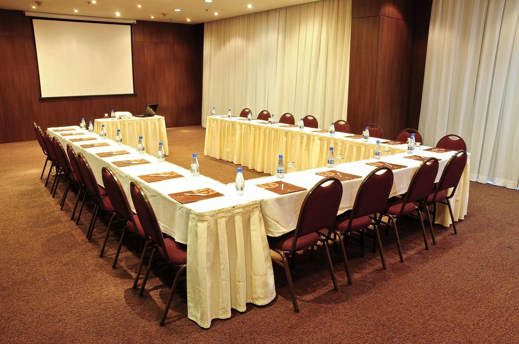 Bristol Merit Hotel Belo Horizonte Exterior photo